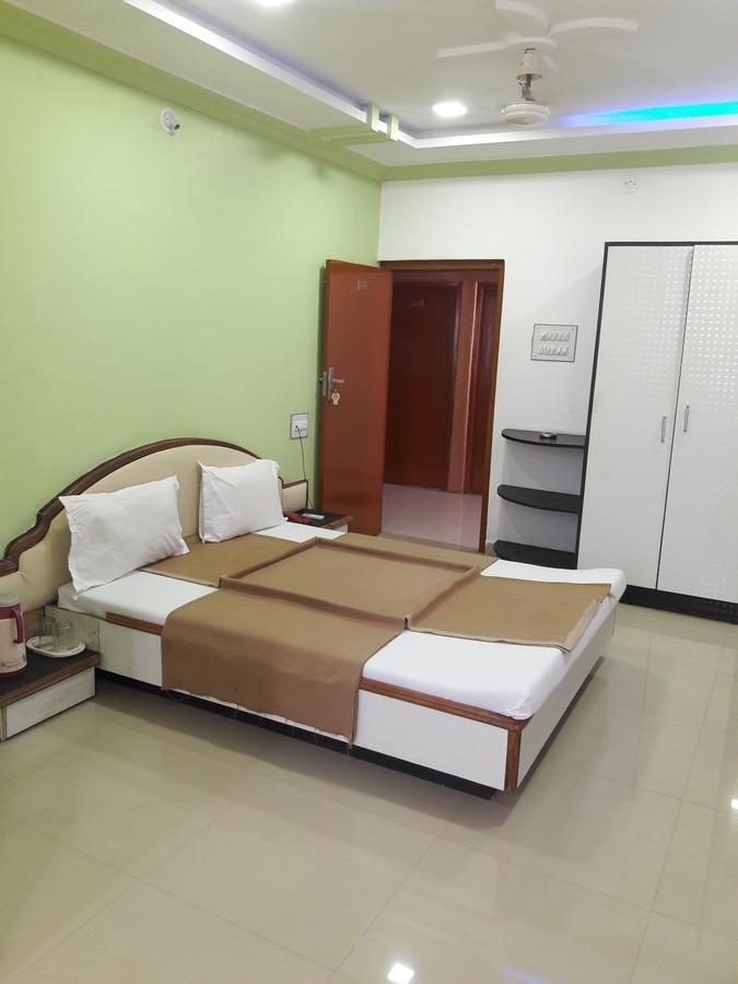 Hotel Sahara Palace Bhuj Buitenkant foto