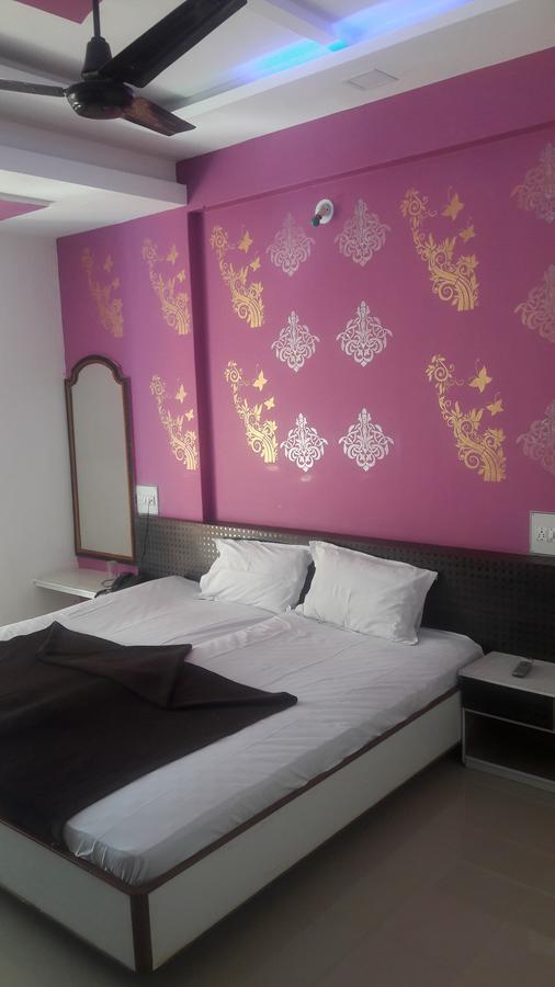 Hotel Sahara Palace Bhuj Buitenkant foto