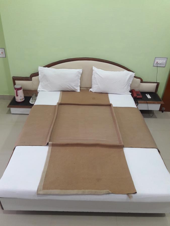 Hotel Sahara Palace Bhuj Buitenkant foto