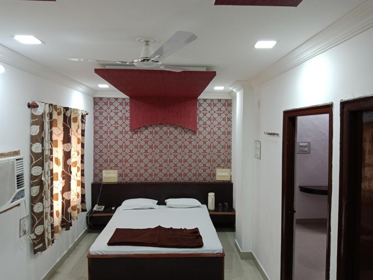 Hotel Sahara Palace Bhuj Buitenkant foto