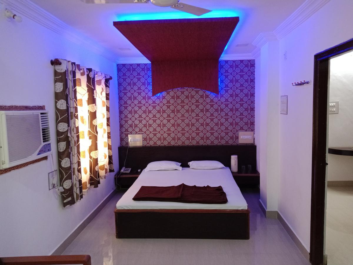 Hotel Sahara Palace Bhuj Buitenkant foto