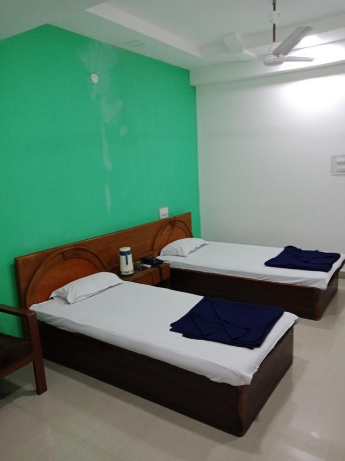 Hotel Sahara Palace Bhuj Buitenkant foto